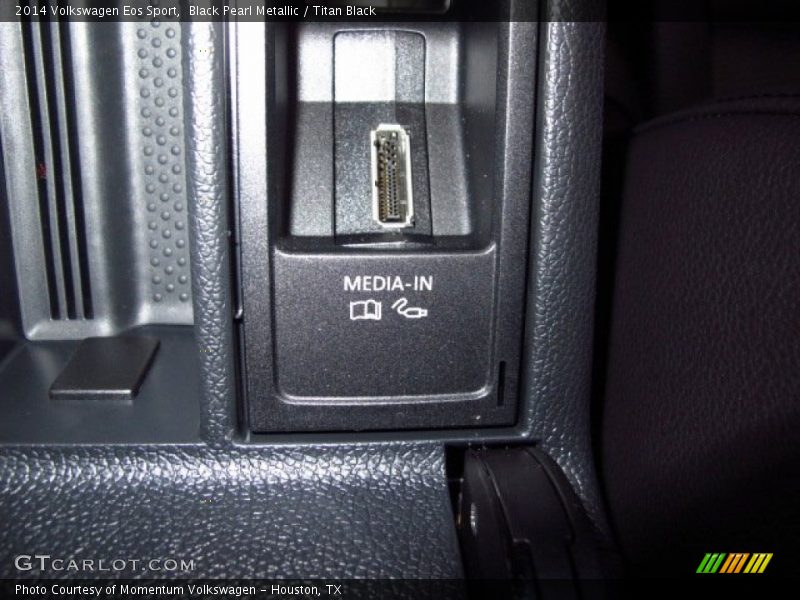 Black Pearl Metallic / Titan Black 2014 Volkswagen Eos Sport