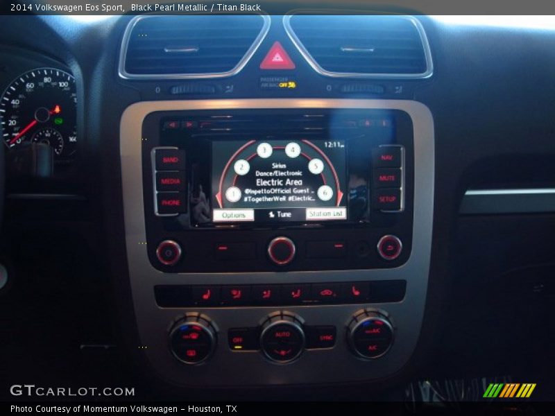 Black Pearl Metallic / Titan Black 2014 Volkswagen Eos Sport