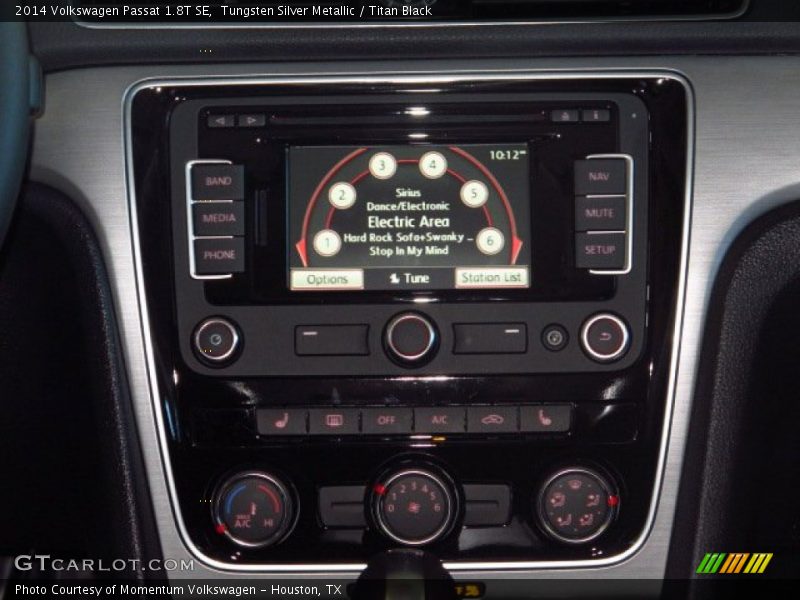 Tungsten Silver Metallic / Titan Black 2014 Volkswagen Passat 1.8T SE