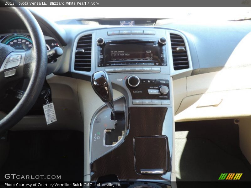 Blizzard White Pearl / Ivory 2012 Toyota Venza LE