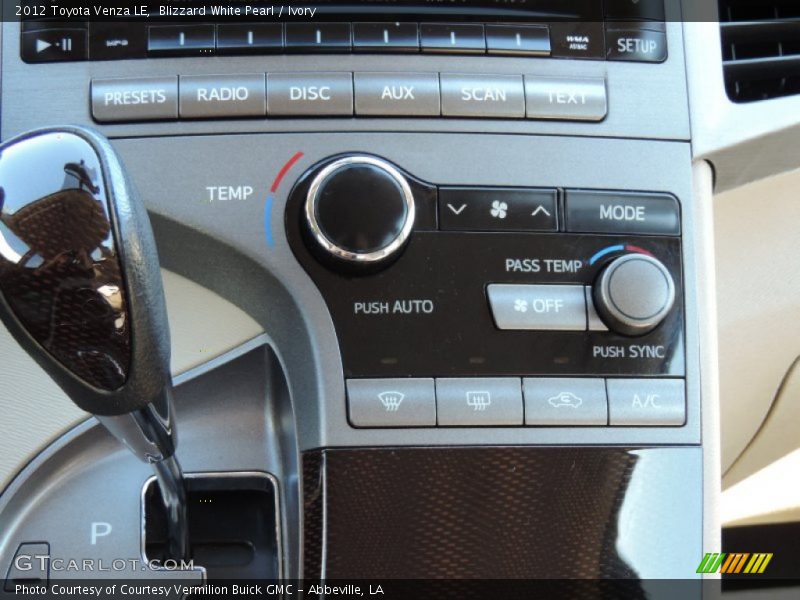 Blizzard White Pearl / Ivory 2012 Toyota Venza LE
