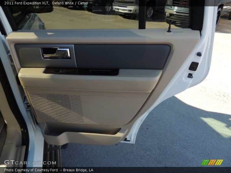 Oxford White / Camel 2011 Ford Expedition XLT