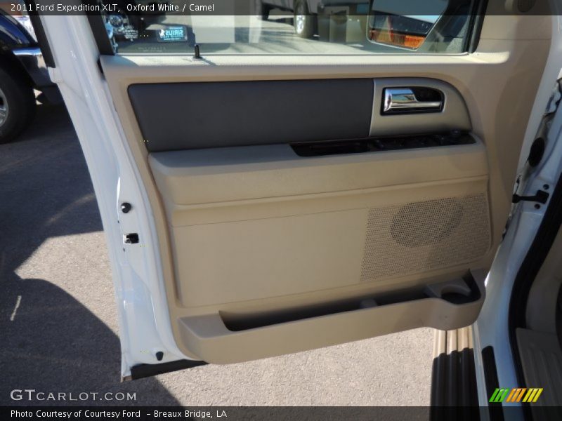 Oxford White / Camel 2011 Ford Expedition XLT