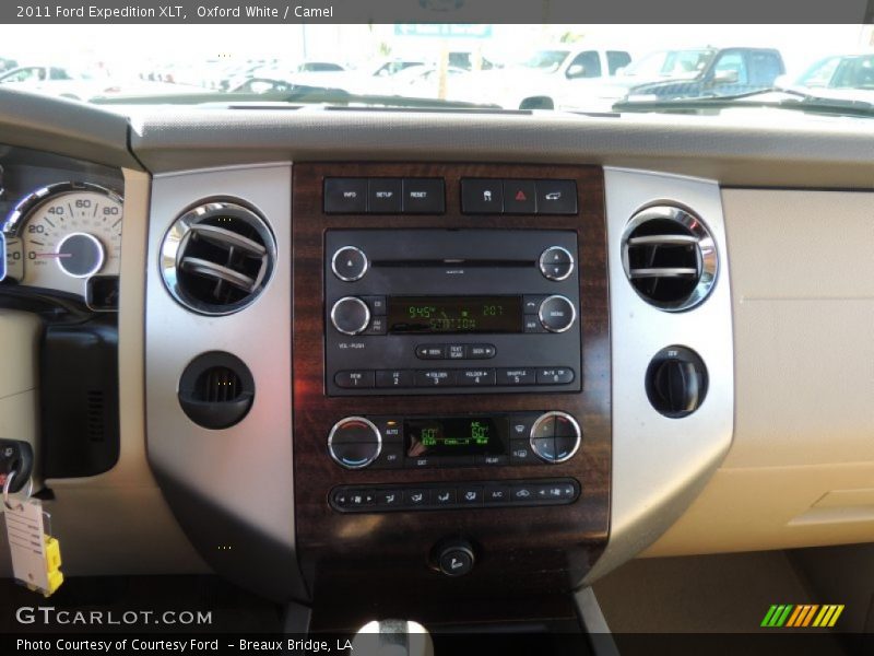 Oxford White / Camel 2011 Ford Expedition XLT