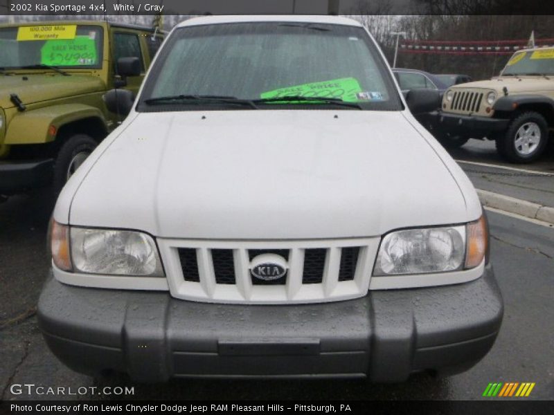 White / Gray 2002 Kia Sportage 4x4