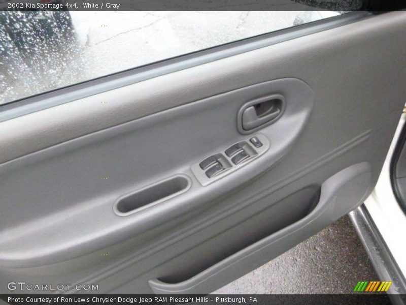 White / Gray 2002 Kia Sportage 4x4