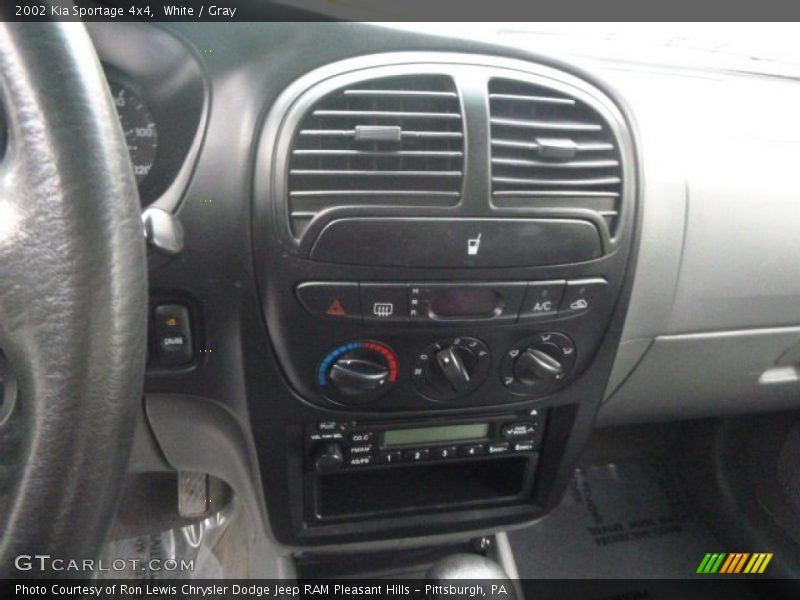White / Gray 2002 Kia Sportage 4x4