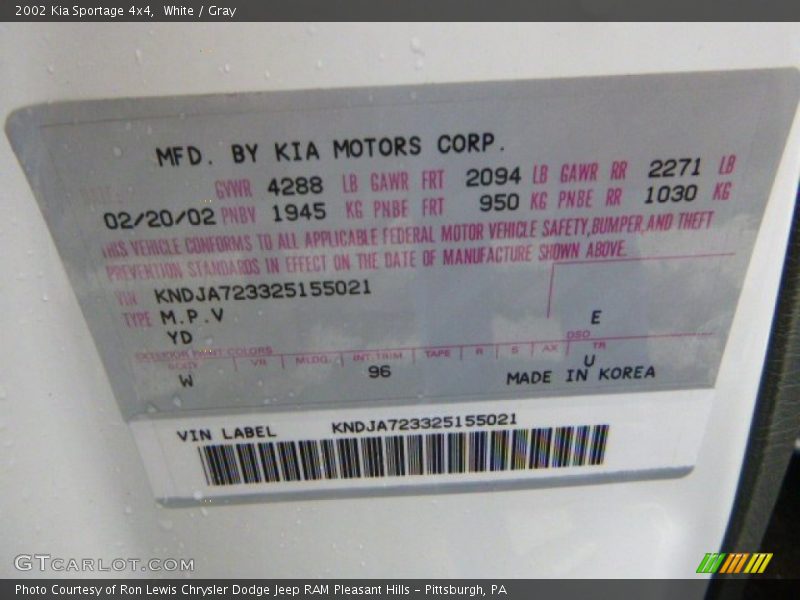 White / Gray 2002 Kia Sportage 4x4