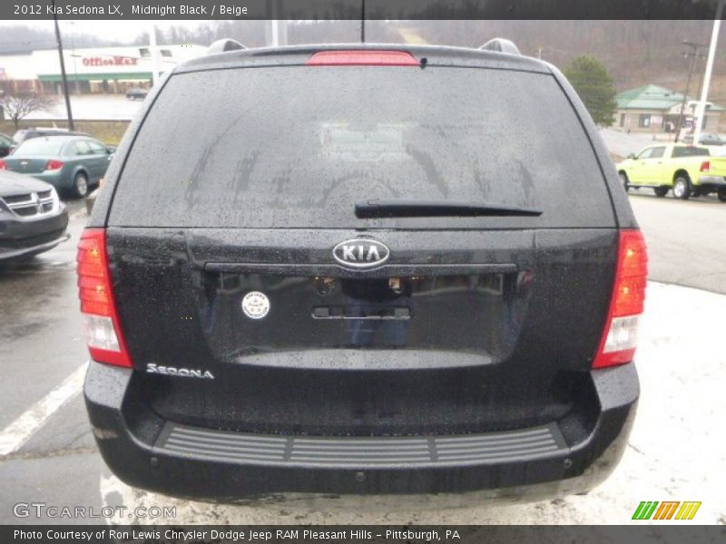 Midnight Black / Beige 2012 Kia Sedona LX