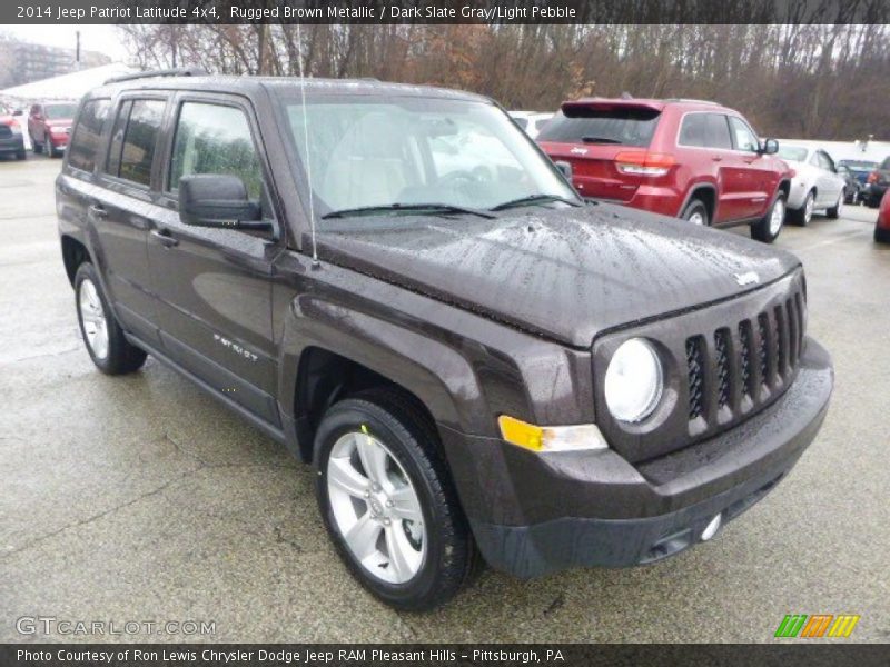 Front 3/4 View of 2014 Patriot Latitude 4x4