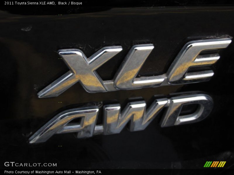 Black / Bisque 2011 Toyota Sienna XLE AWD