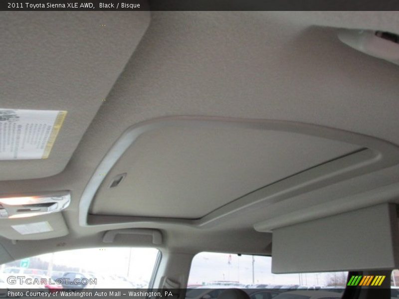 Black / Bisque 2011 Toyota Sienna XLE AWD