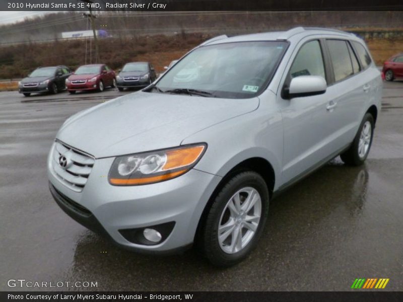 Radiant Silver / Gray 2010 Hyundai Santa Fe SE 4WD