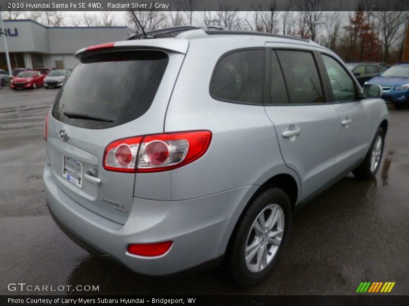 Radiant Silver / Gray 2010 Hyundai Santa Fe SE 4WD