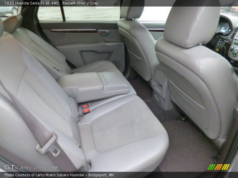 Radiant Silver / Gray 2010 Hyundai Santa Fe SE 4WD