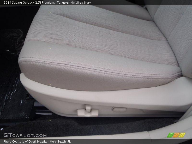 Tungsten Metallic / Ivory 2014 Subaru Outback 2.5i Premium