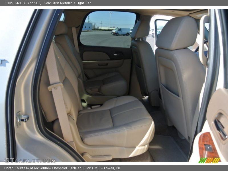 Gold Mist Metallic / Light Tan 2009 GMC Yukon SLT