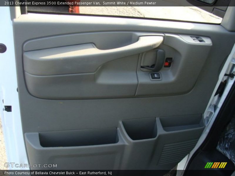 Summit White / Medium Pewter 2013 Chevrolet Express 3500 Extended Passenger Van