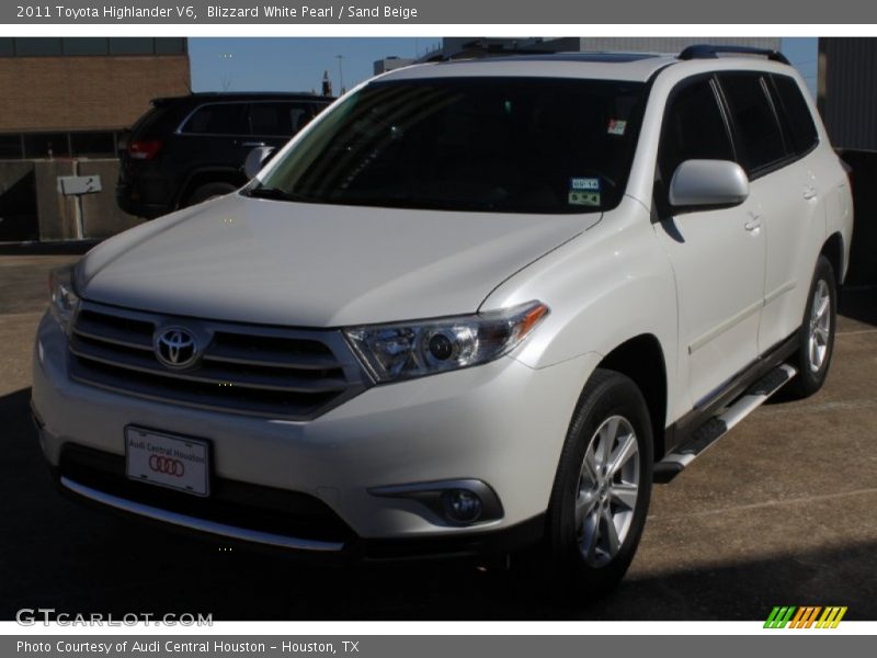 Blizzard White Pearl / Sand Beige 2011 Toyota Highlander V6