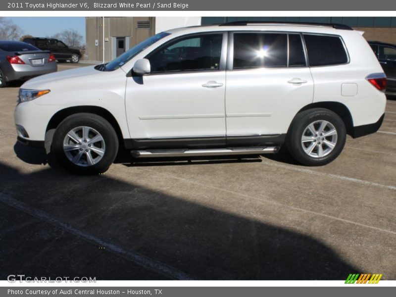 Blizzard White Pearl / Sand Beige 2011 Toyota Highlander V6