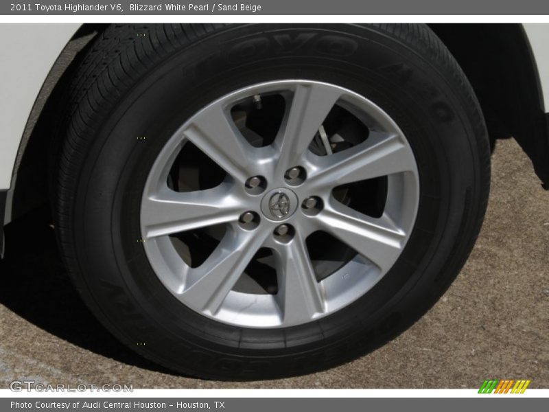 Blizzard White Pearl / Sand Beige 2011 Toyota Highlander V6