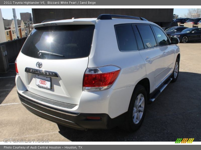 Blizzard White Pearl / Sand Beige 2011 Toyota Highlander V6