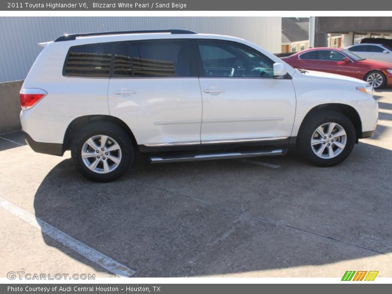 Blizzard White Pearl / Sand Beige 2011 Toyota Highlander V6