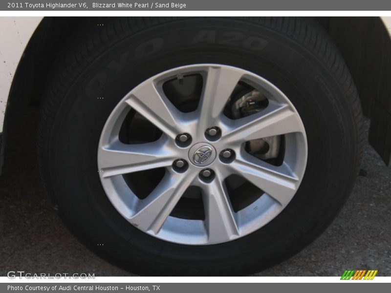 Blizzard White Pearl / Sand Beige 2011 Toyota Highlander V6