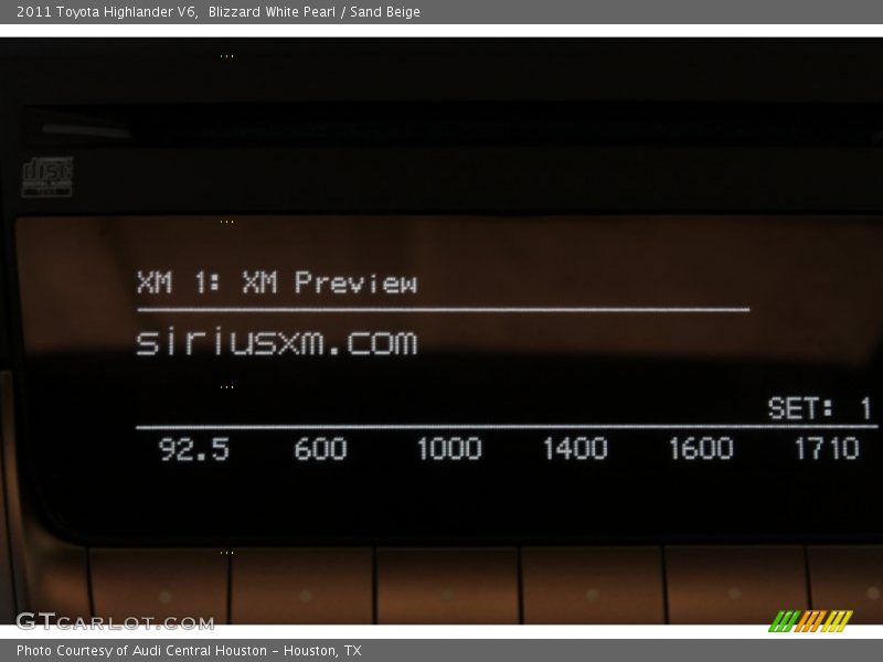 Blizzard White Pearl / Sand Beige 2011 Toyota Highlander V6