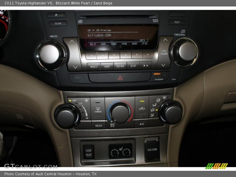 Blizzard White Pearl / Sand Beige 2011 Toyota Highlander V6