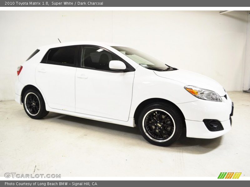 Super White / Dark Charcoal 2010 Toyota Matrix 1.8