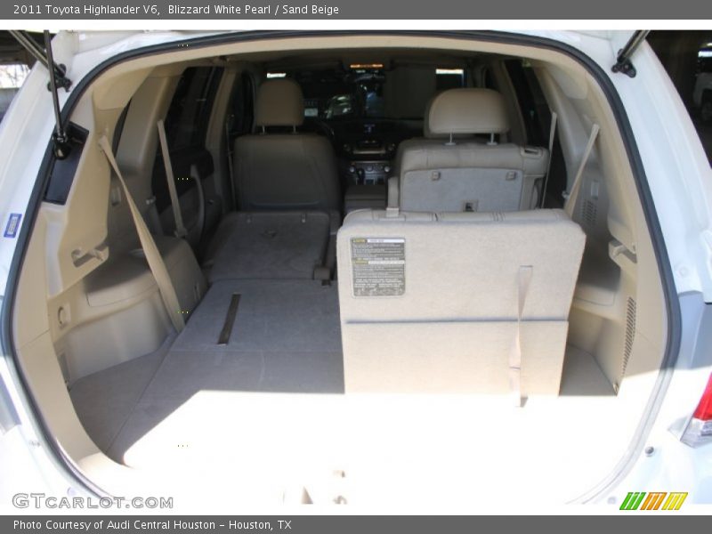 Blizzard White Pearl / Sand Beige 2011 Toyota Highlander V6