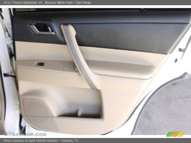 Blizzard White Pearl / Sand Beige 2011 Toyota Highlander V6