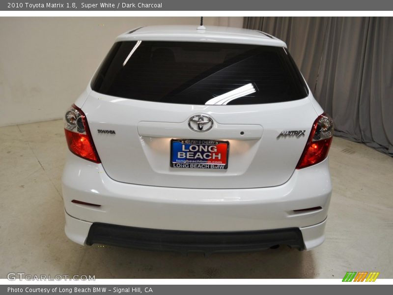 Super White / Dark Charcoal 2010 Toyota Matrix 1.8