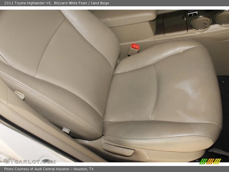 Blizzard White Pearl / Sand Beige 2011 Toyota Highlander V6