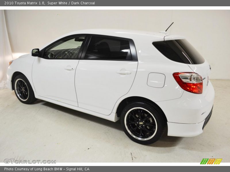 Super White / Dark Charcoal 2010 Toyota Matrix 1.8