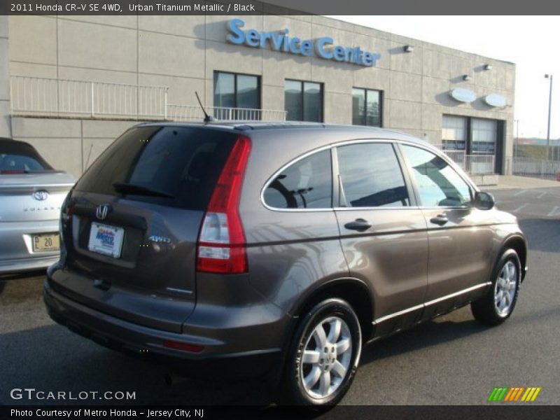 Urban Titanium Metallic / Black 2011 Honda CR-V SE 4WD