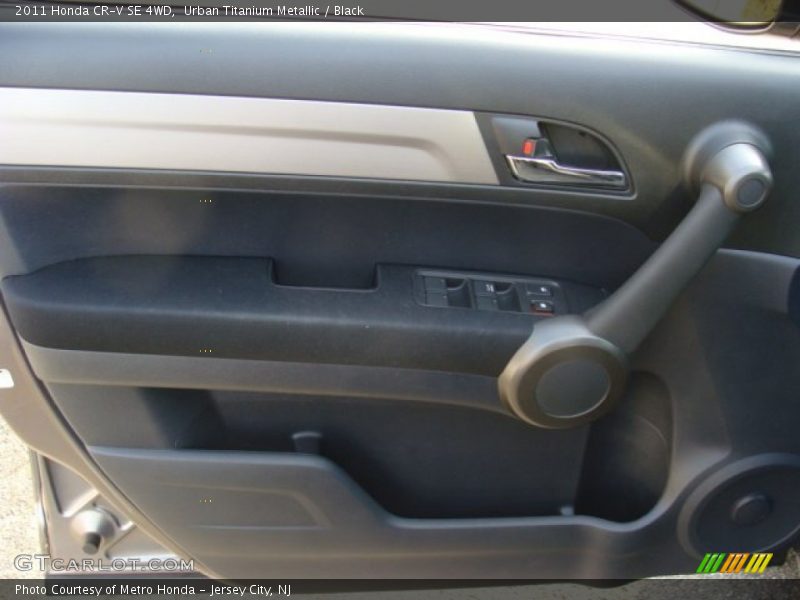 Urban Titanium Metallic / Black 2011 Honda CR-V SE 4WD