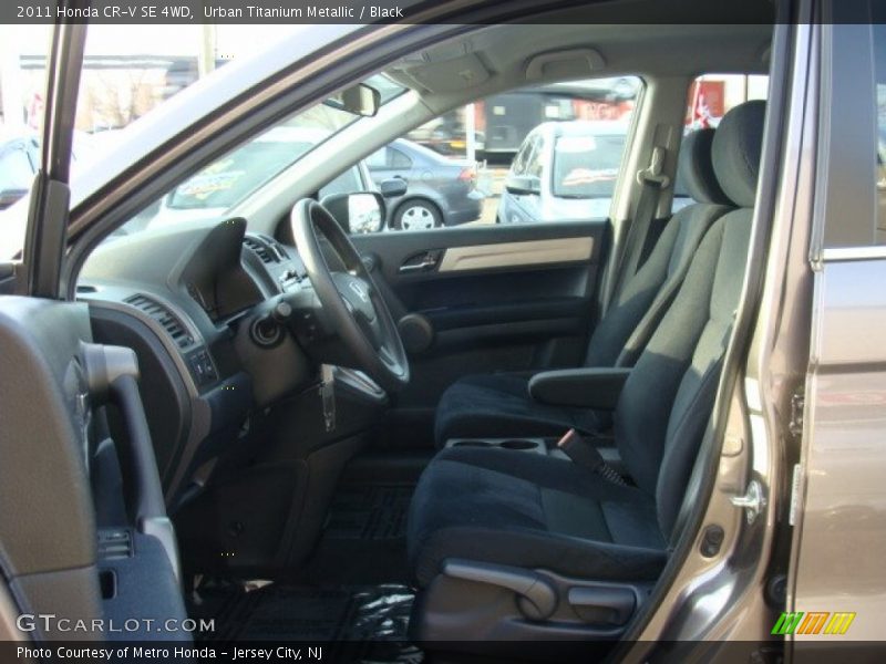 Urban Titanium Metallic / Black 2011 Honda CR-V SE 4WD