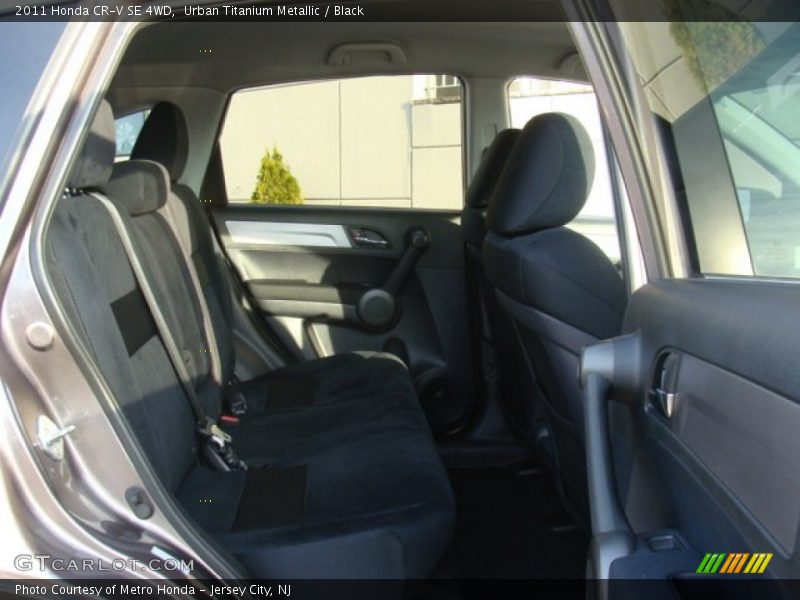 Urban Titanium Metallic / Black 2011 Honda CR-V SE 4WD