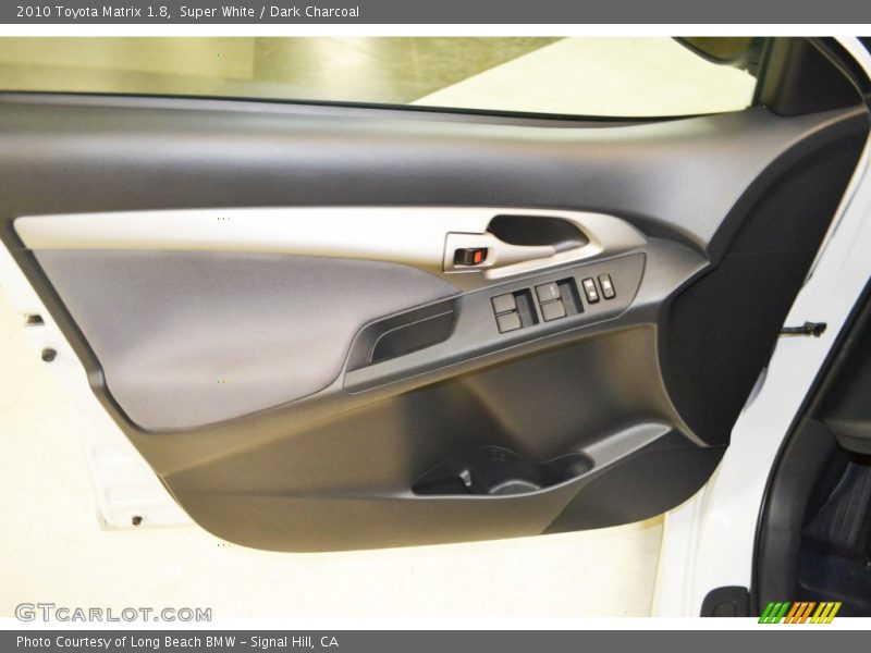 Super White / Dark Charcoal 2010 Toyota Matrix 1.8