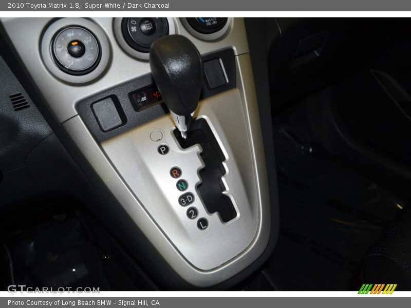 Super White / Dark Charcoal 2010 Toyota Matrix 1.8