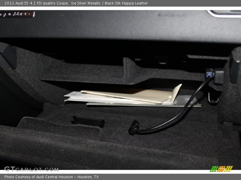 Ice Silver Metallic / Black Silk Nappa Leather 2011 Audi S5 4.2 FSI quattro Coupe