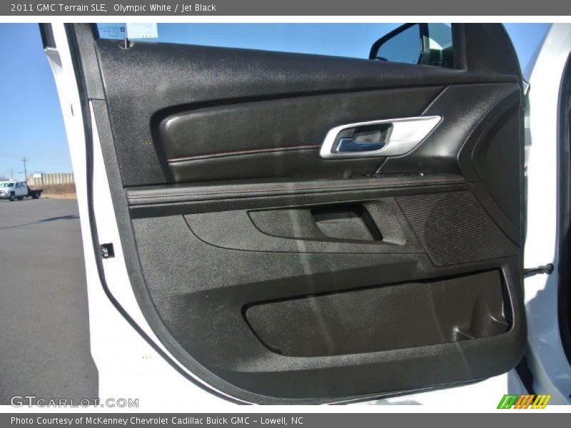 Olympic White / Jet Black 2011 GMC Terrain SLE