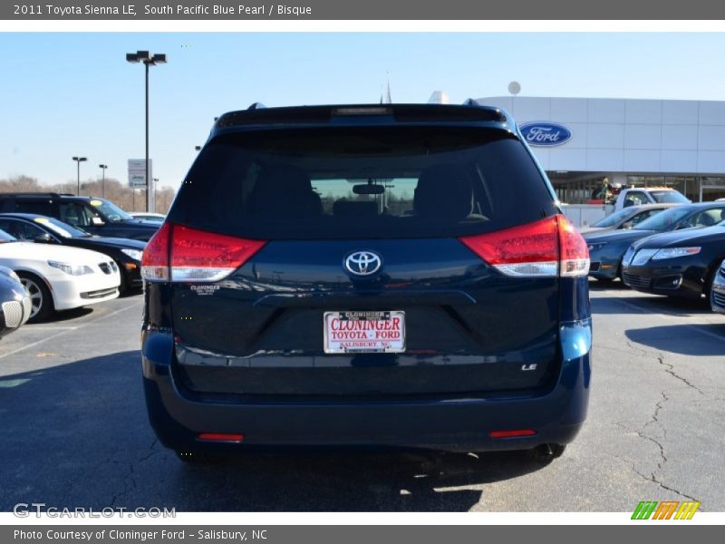 South Pacific Blue Pearl / Bisque 2011 Toyota Sienna LE