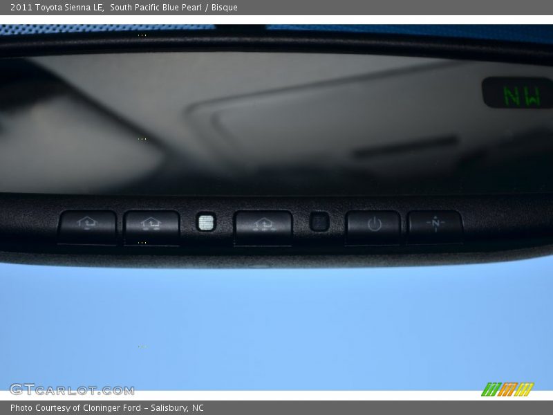 South Pacific Blue Pearl / Bisque 2011 Toyota Sienna LE