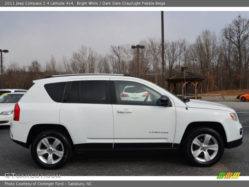 Bright White / Dark Slate Gray/Light Pebble Beige 2011 Jeep Compass 2.4 Latitude 4x4