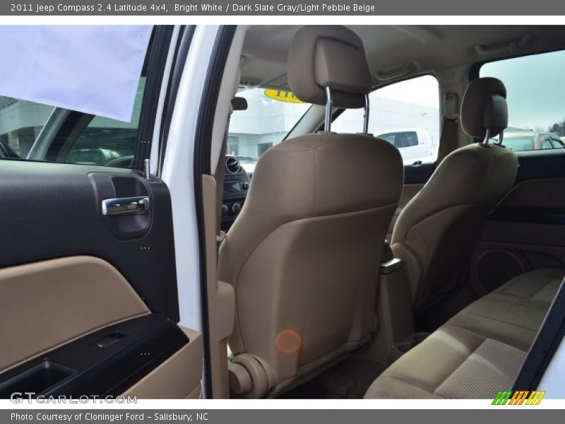 Bright White / Dark Slate Gray/Light Pebble Beige 2011 Jeep Compass 2.4 Latitude 4x4