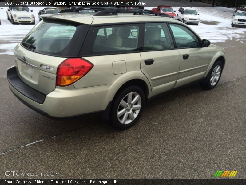 Champagne Gold Opal / Warm Ivory Tweed 2007 Subaru Outback 2.5i Wagon