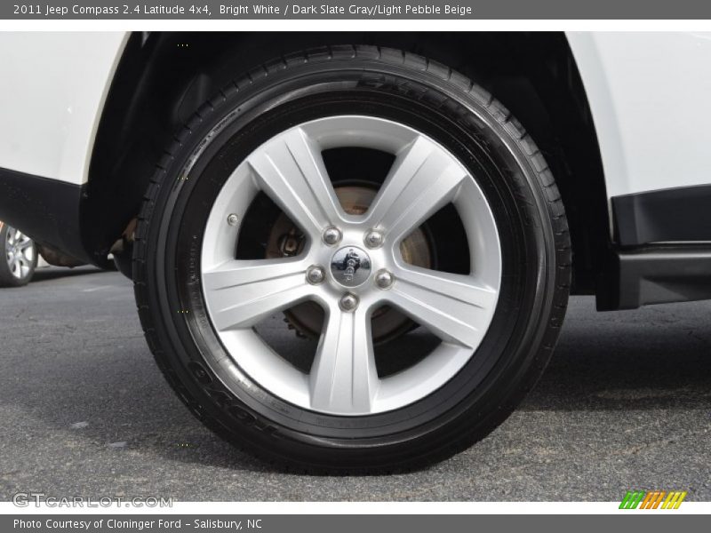 Bright White / Dark Slate Gray/Light Pebble Beige 2011 Jeep Compass 2.4 Latitude 4x4
